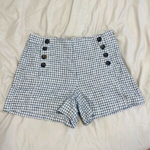 Ann Taylor Houndstooth high waisted shorts. Size 6// small. EUC